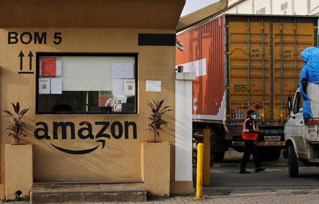 Amazon отвръща на удара на Temu и Shein – пуска секция “директно от Китай”
