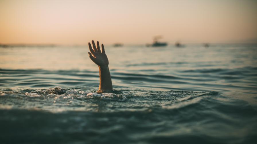 Мъж и жена се удавиха в морето край Бургас