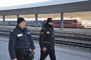 Полицията започна проверки на пътниците по основните жп гари в страната