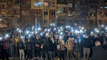 Десетки протестираха в София срещу събарянето на сградата на “Балкантон”