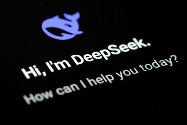 OpenAI обвини DeepSeek, че е използвал техен модел, за да обучи своя AI