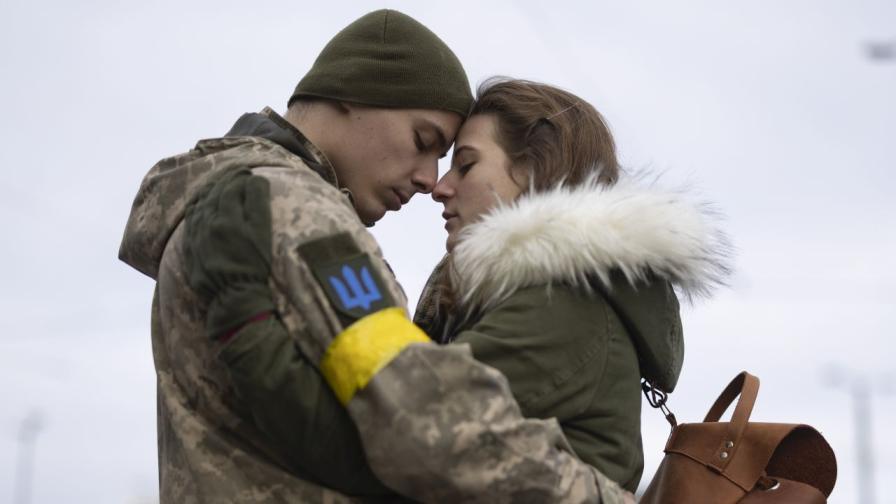 Любов, загуба и дълг: Войната в Украйна пред фотообектива