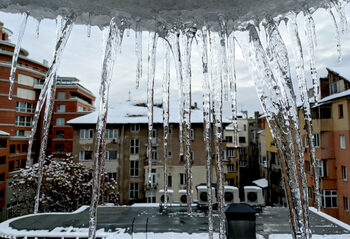 Слънчево и студено ще е днес