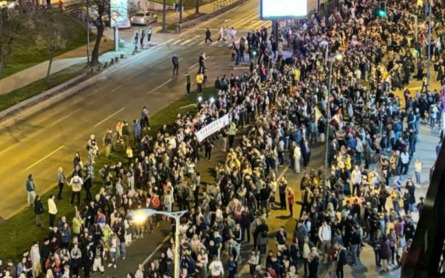 Мащабни антиправителствени протести в съседна Сърбия