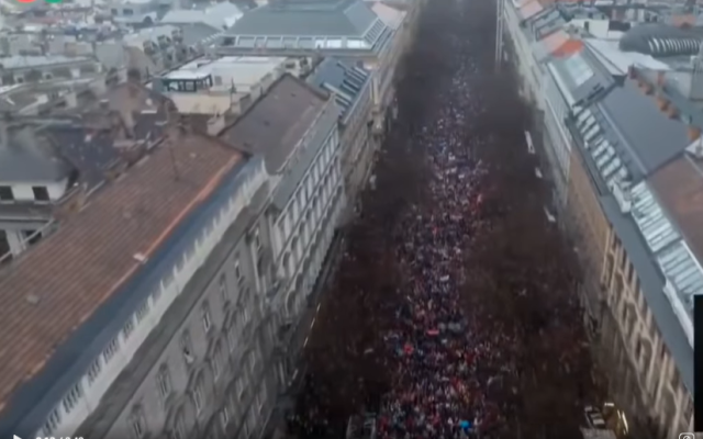 Десетки хиляди на антиправителствен митинг в Будапеща (ВИДЕО)