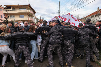 Пожарът в Кочани и мерките на властта: два дни по-късно въпросите не намаляват