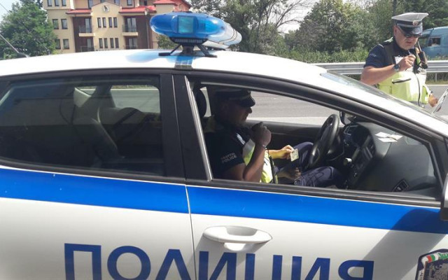 Полицаи под прикритие на цивилни ще следят трафика по празниците