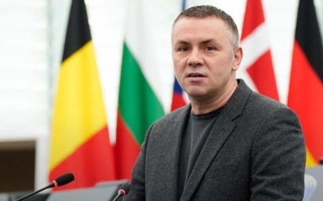 Ицо Хазарта: Напред е само целта ни. Назад е калта.