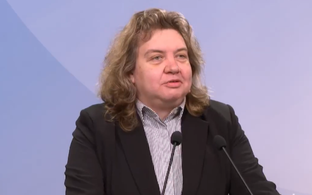 Киселва: КС е длъжен да образува дело по искането от президента за референдума за еврото