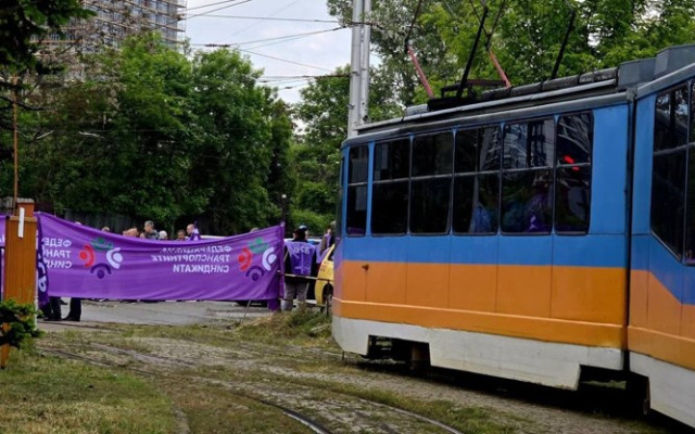 Шести ден без наземен транспорт в София