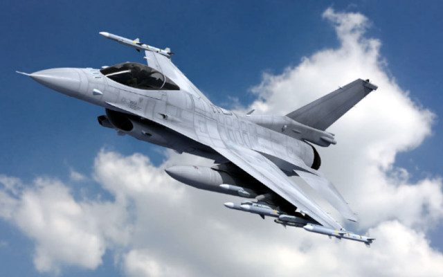 САЩ се готвят да продадат F-16 на Украйна и да обучат пилотите им
