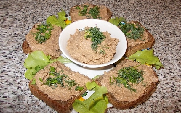 Бърз и вкусен пастет от пушен/веян паламуд