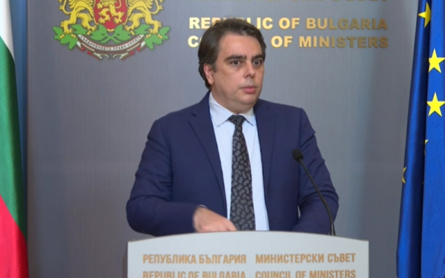 Асен Василев за приемане на еврото: Скок в цените няма да има