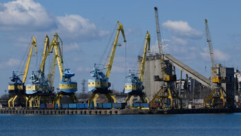 Собственикът на кораба “Верила” ще съди двамата моряци, получили присъди за трафик на кокаин