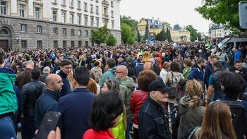 Гневът остава у всички, въпреки 300-та лева