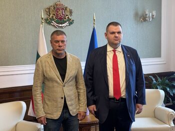 Разследваният от антикорупционната комисия кмет на Горна Оряховица отиде при Пеевски