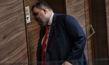 Да преборим и Пеевски с икони