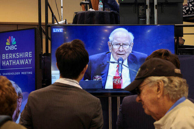 Уорън Бъфет се оттегля като CEO на холдинга Berkshire Hathaway