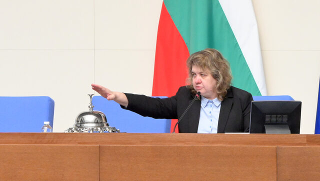 Краят на драмата с референдума: Парламентът няма да гледа искането на президента