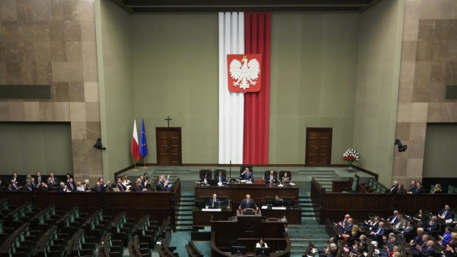 Правителството на Полша спечели вот на доверие