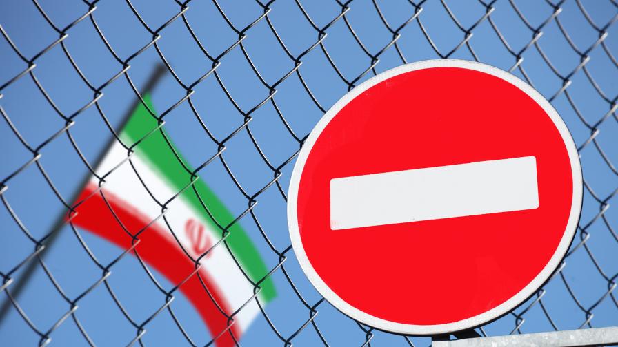 Двама български граждани бяха евакуирани от Иран