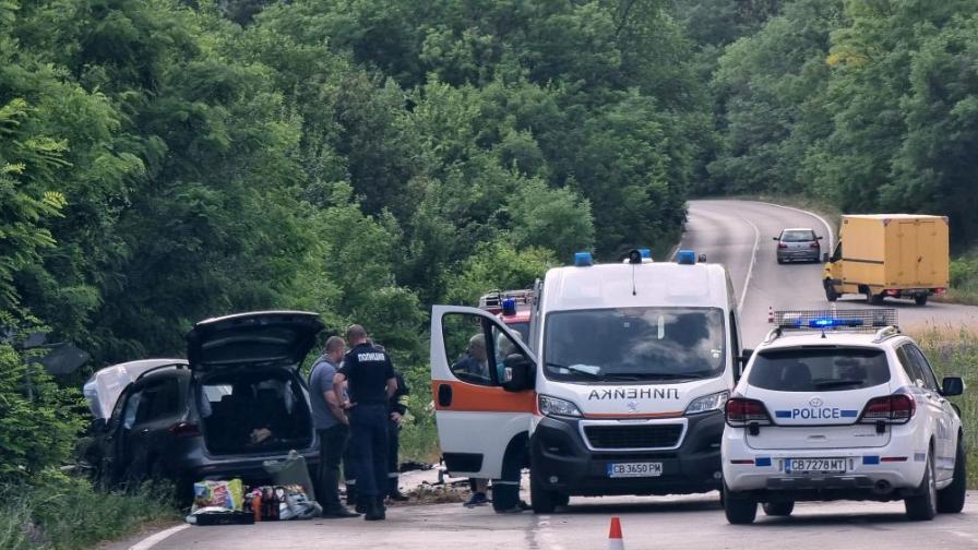 Млада жена пострада тежко при челен удар край Монтана