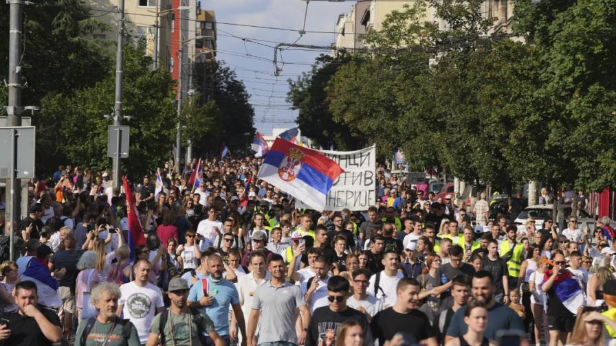 След протестите в Белград: 77 души бяха задържани, Вучич заплаши с още арести