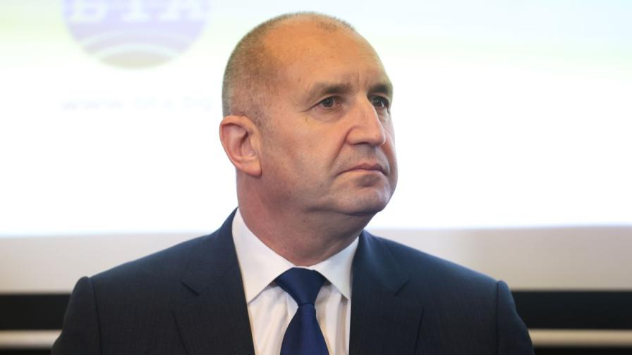 Готви ли Румен Радев нов политически проект