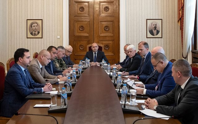 Заради конфликта в Близкия Изток: Прездинетът проведе консултативна среща