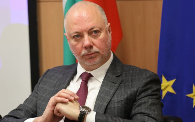 Местим посолството си в Техеран. Росен Желязков с решителен ход