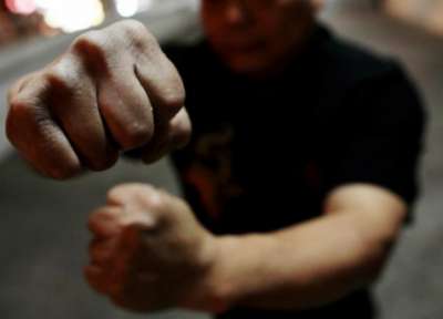 Тийнейджър е в реанимация след побой от друго дете в Лом