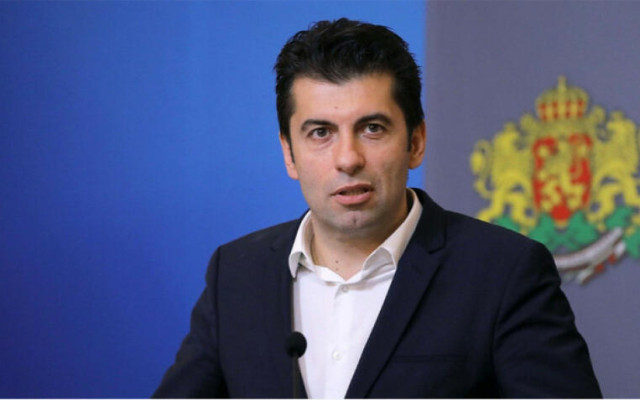 Кирил Петков депозира оставката си като депутат в понеделник