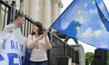 Фотогалерия: Протест поиска България в Европа, а Пеевски вън от властта