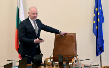 Премиерът: 350 млн. европейци ще боравят с монетите с български символи