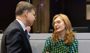 Комисарите Домбровскис и Захариева идват в България