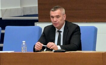 Първите магазини от държавната верига щели да заработят през септември