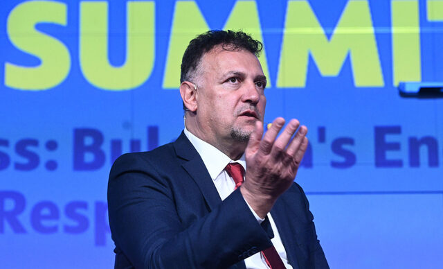 БЕХ пласира рекордните за българска компания 800 млн. евро дълг при огромен интерес