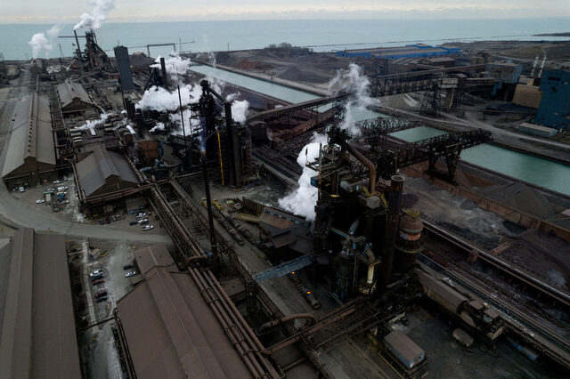 Бизнес глобус: Тръмп разреши на Nippon Steel да купи U.S. Steel за 15 млрд. долара; Шефът на Renault напуска поста; Adnoc предлага 18.7 млрд. долара за Santos
