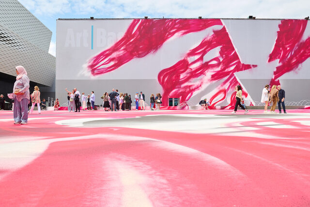Art Basel, където всичко е розово