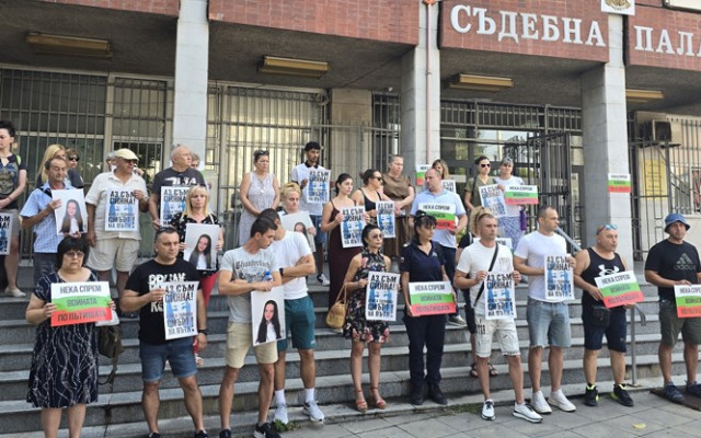Шофьорът на тира не признава вина за смъртта на Сияна