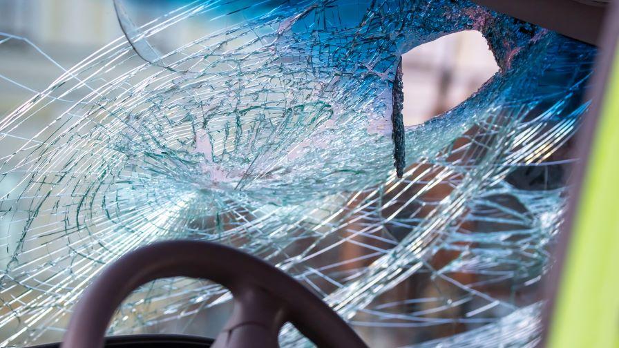Кола блъсна и уби двама, докато чакали “Пътна помощ” в аварийната лента на АМ “Тракия”