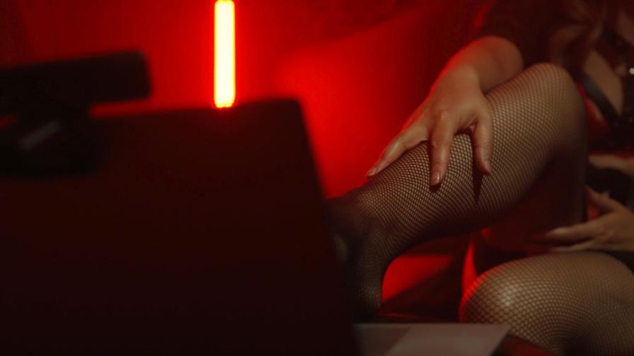 „Това ме съкруши“: Бивша звезда на OnlyFans разкри как синът ѝ научил за миналото ѝ
