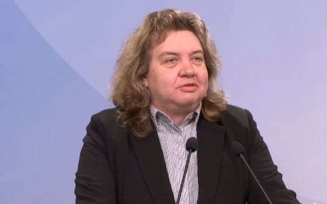 Киселова отвърна на Йотова за Пеевски
