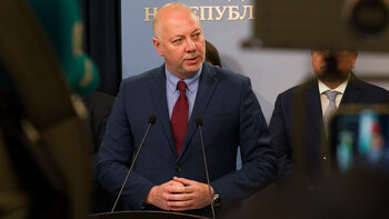 Желязков не очаква изненади при гласуването в Европарламента за членството в еврозоната