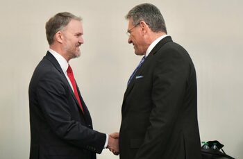 Времето на ЕС за търговска сделка с Тръмп изтича и перспективите изглеждат мрачни