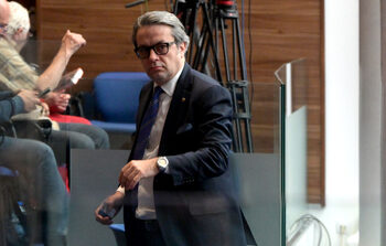 Според Биков кабинетът не зависи само от Пеевски, но ГЕРБ следва да се държи цивилизовано