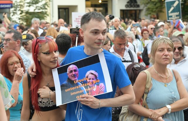 Анализ | Опозицията в България има право да бъде само декоративна